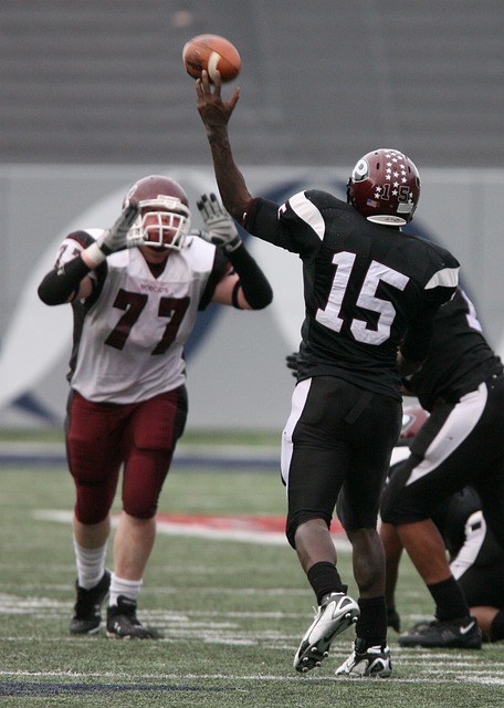 赖少数球员 赖少数球员